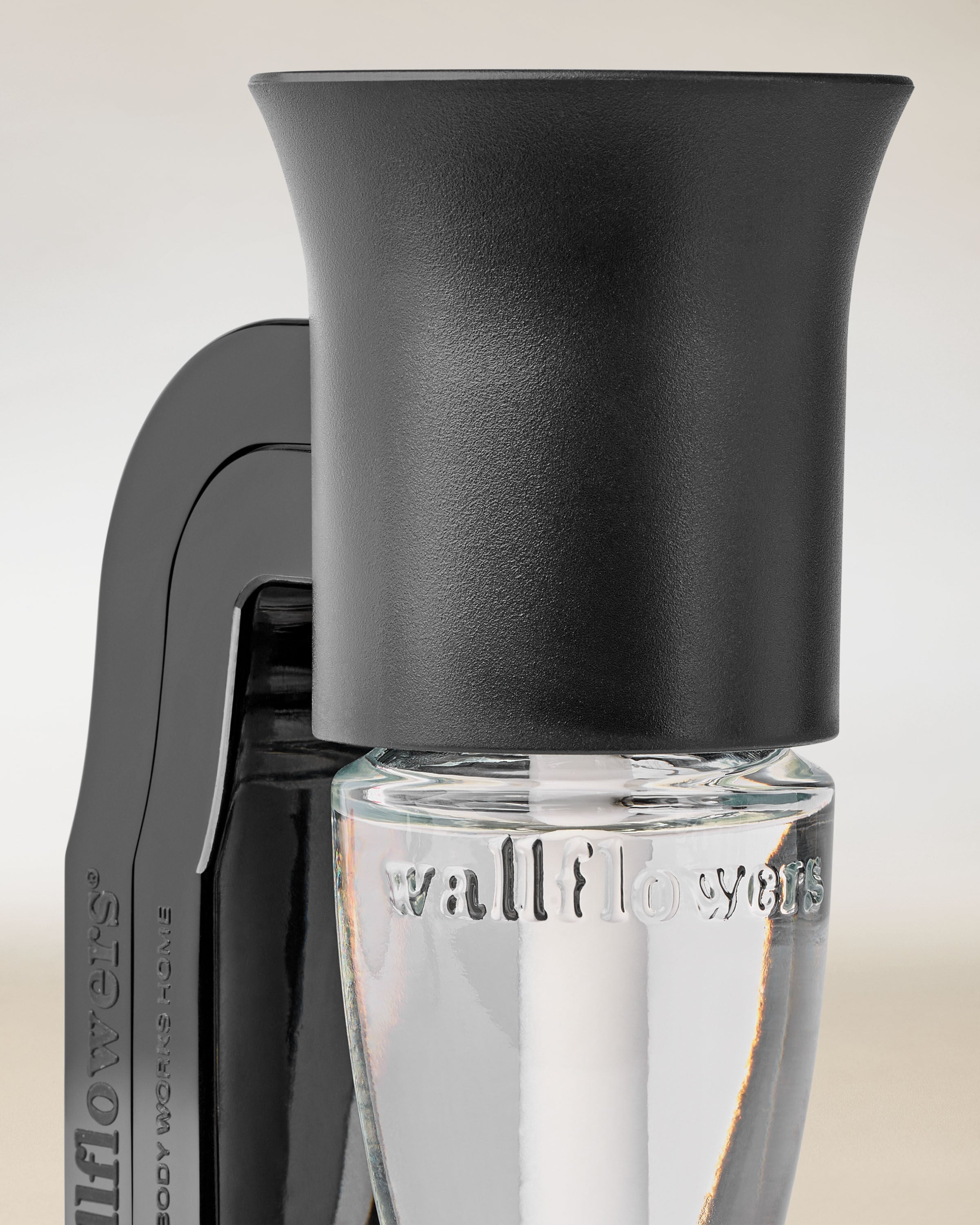 Wallflowers Fragrance Plug Black Flare - Image 2