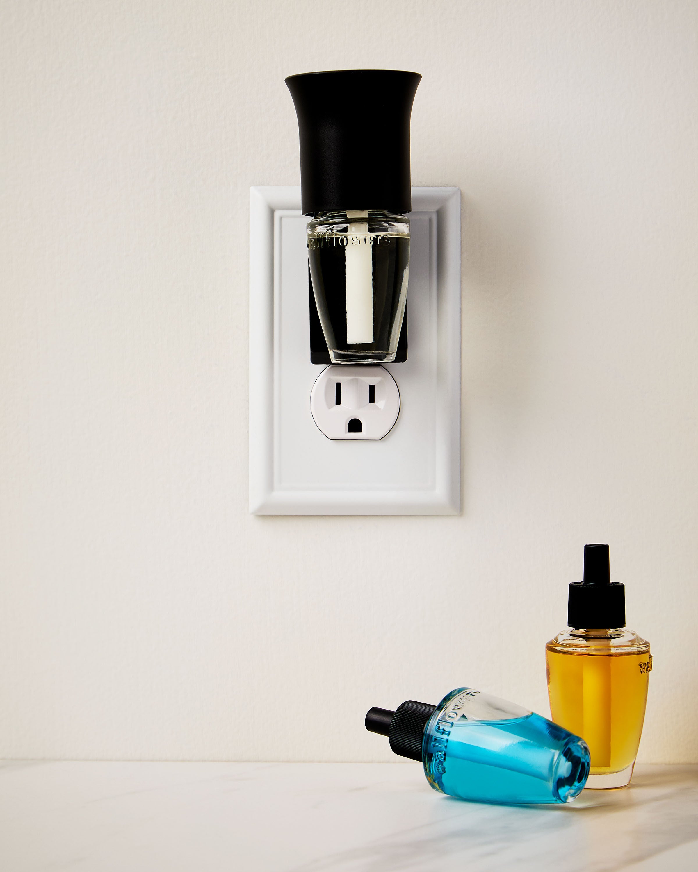 Wallflowers Fragrance Plug Black Flare - Image 4