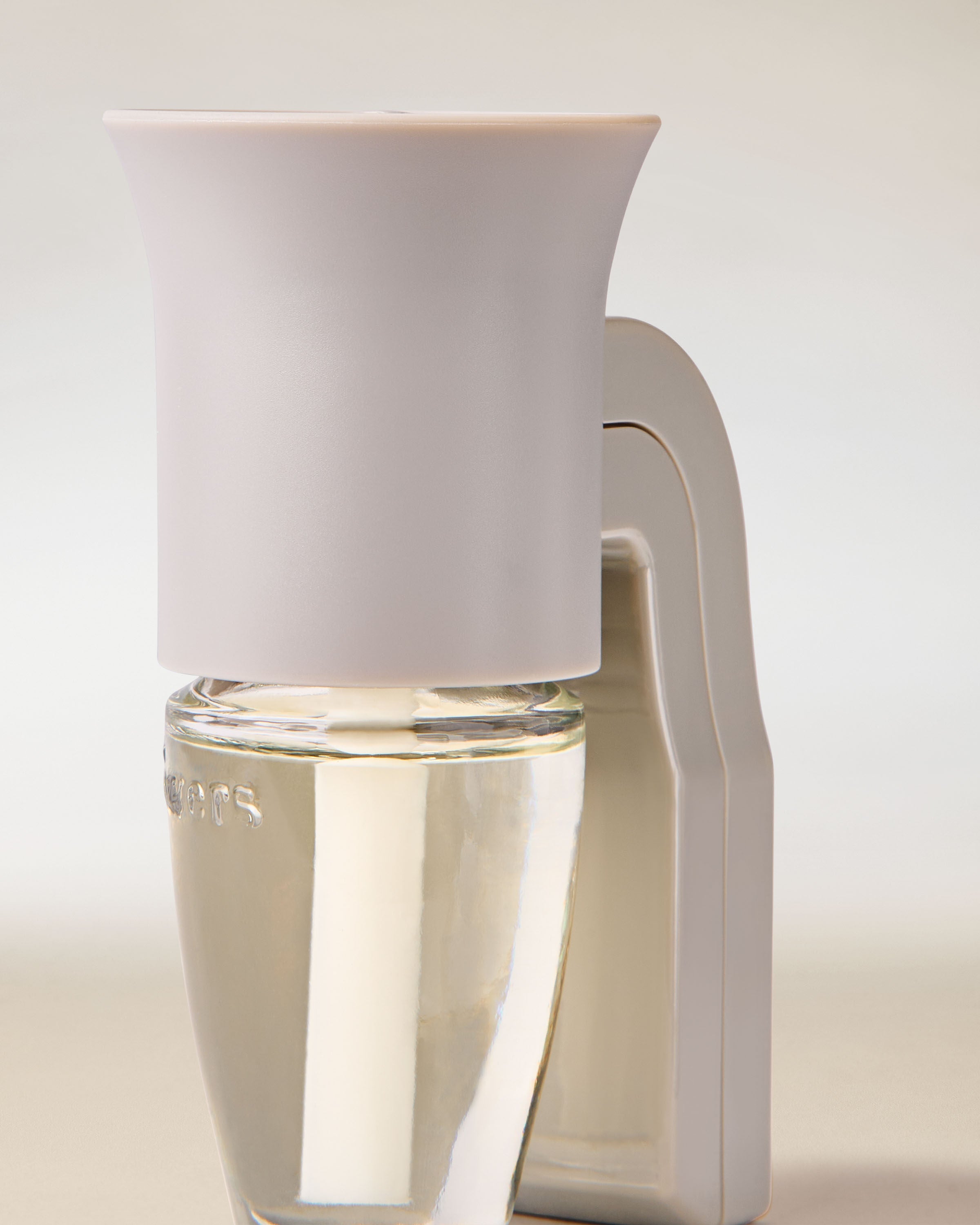 Wallflowers Fragrance Plug Gray Flare - Image 2