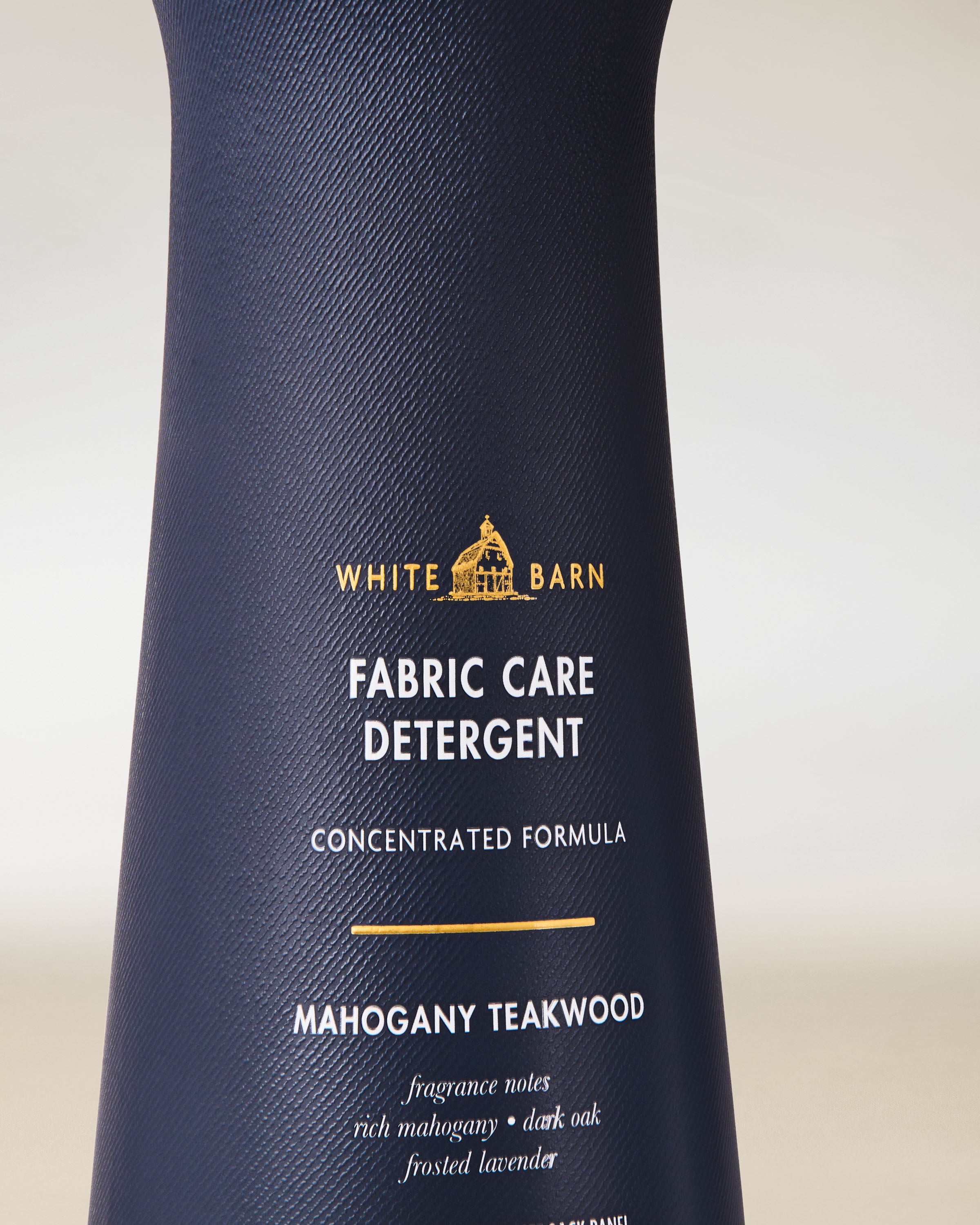 Laundry Detergent Mahogany Teakwood 32 fl oz / 946 mL - Image 2
