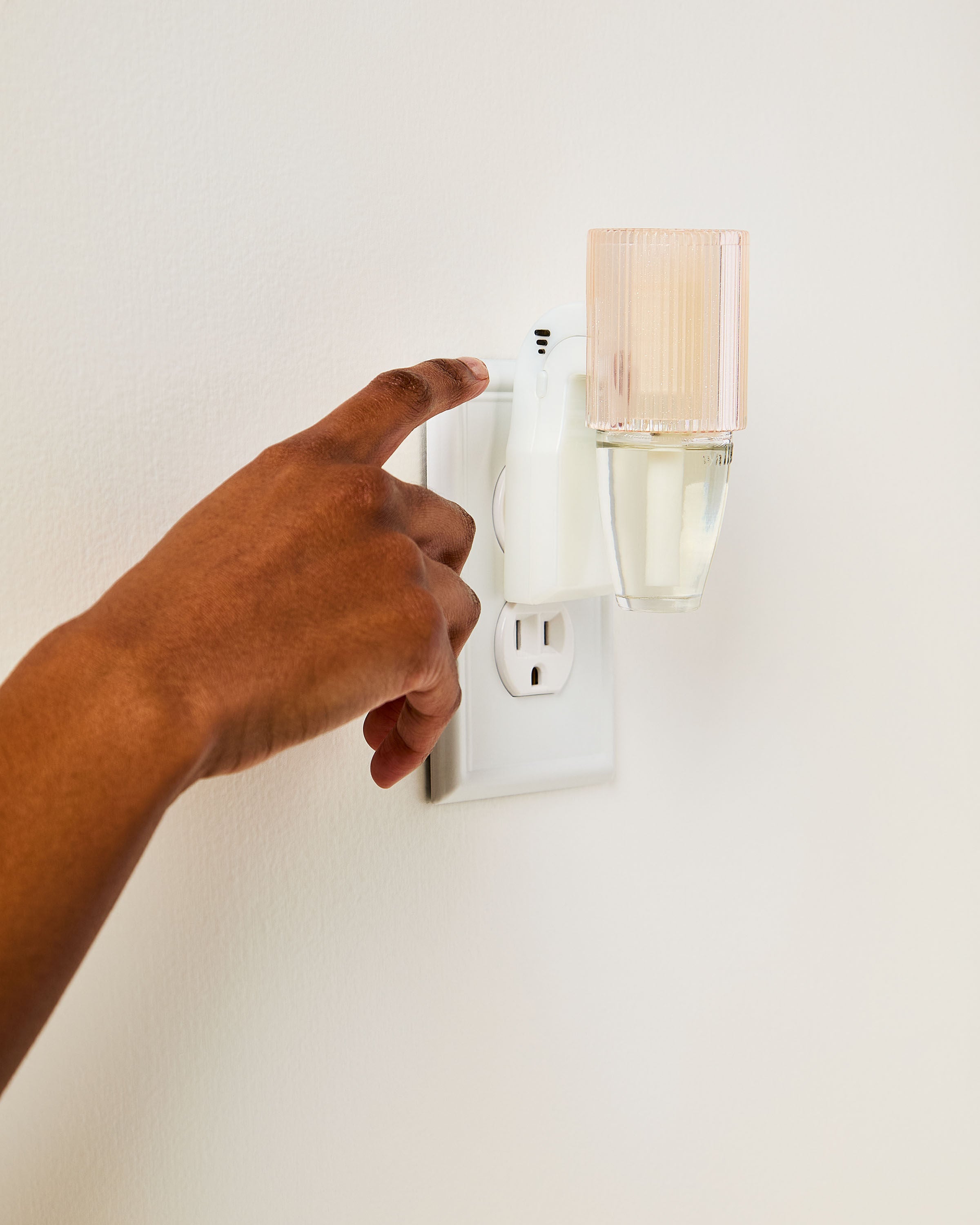 Wallflowers Fragrance Plug Champagne Sparkly Fluted Scent Control™ Nightlight - Image 5