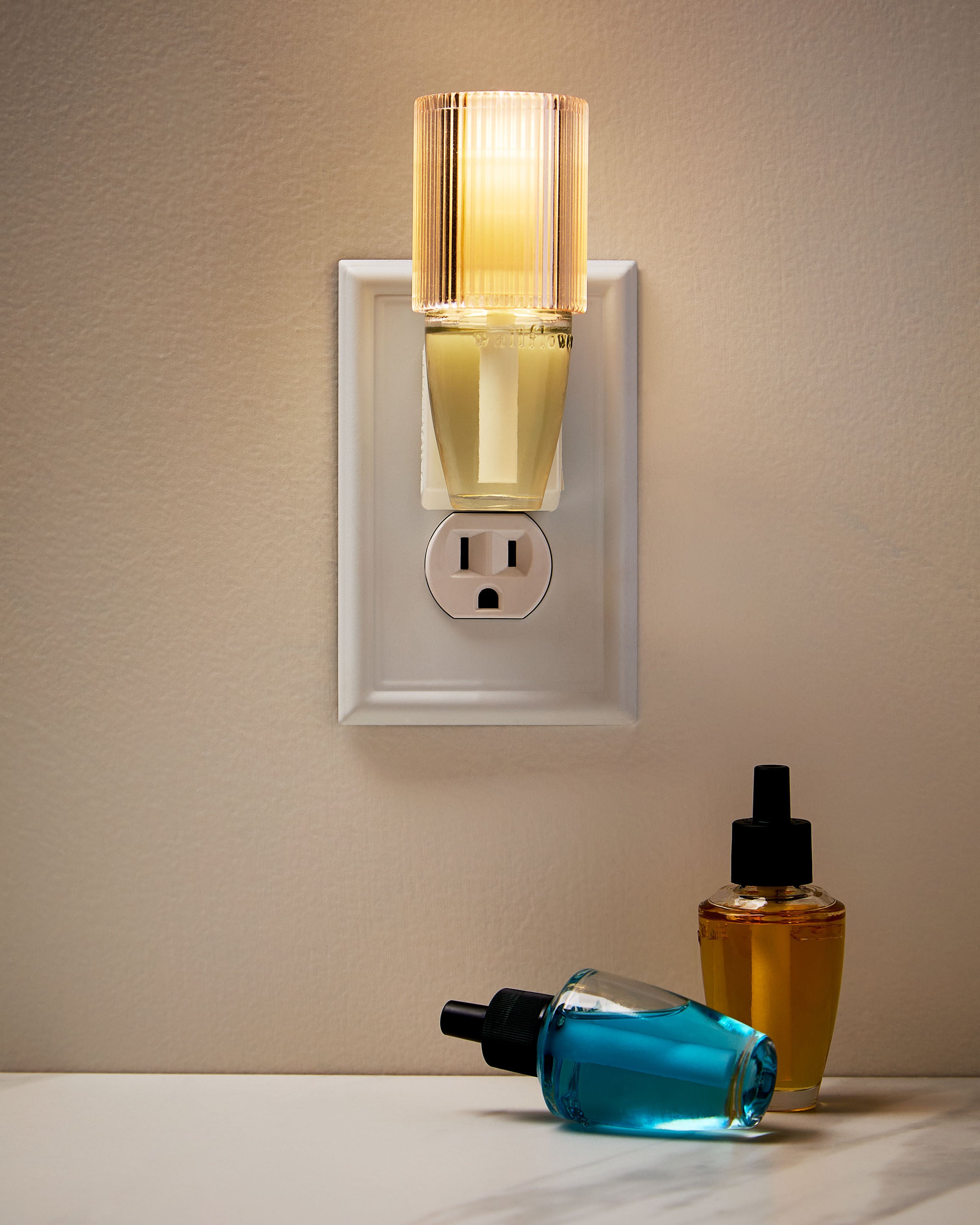 Wallflowers Fragrance Plug Champagne Sparkly Fluted Scent Control™ Nightlight - Image 6