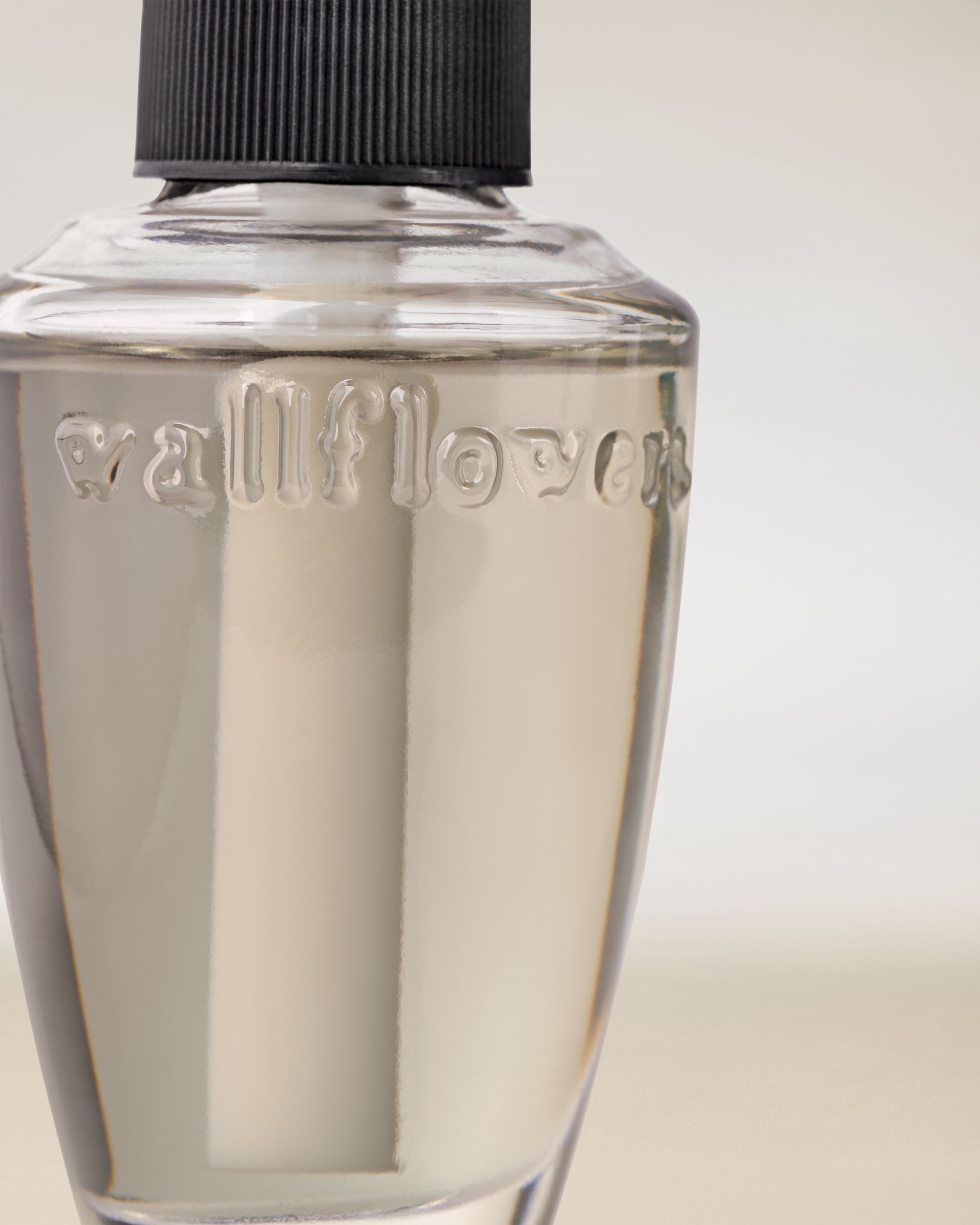 Wallflowers Fragrance Refill Laundry Day 0.8 fl oz / 24 mL - Image 2