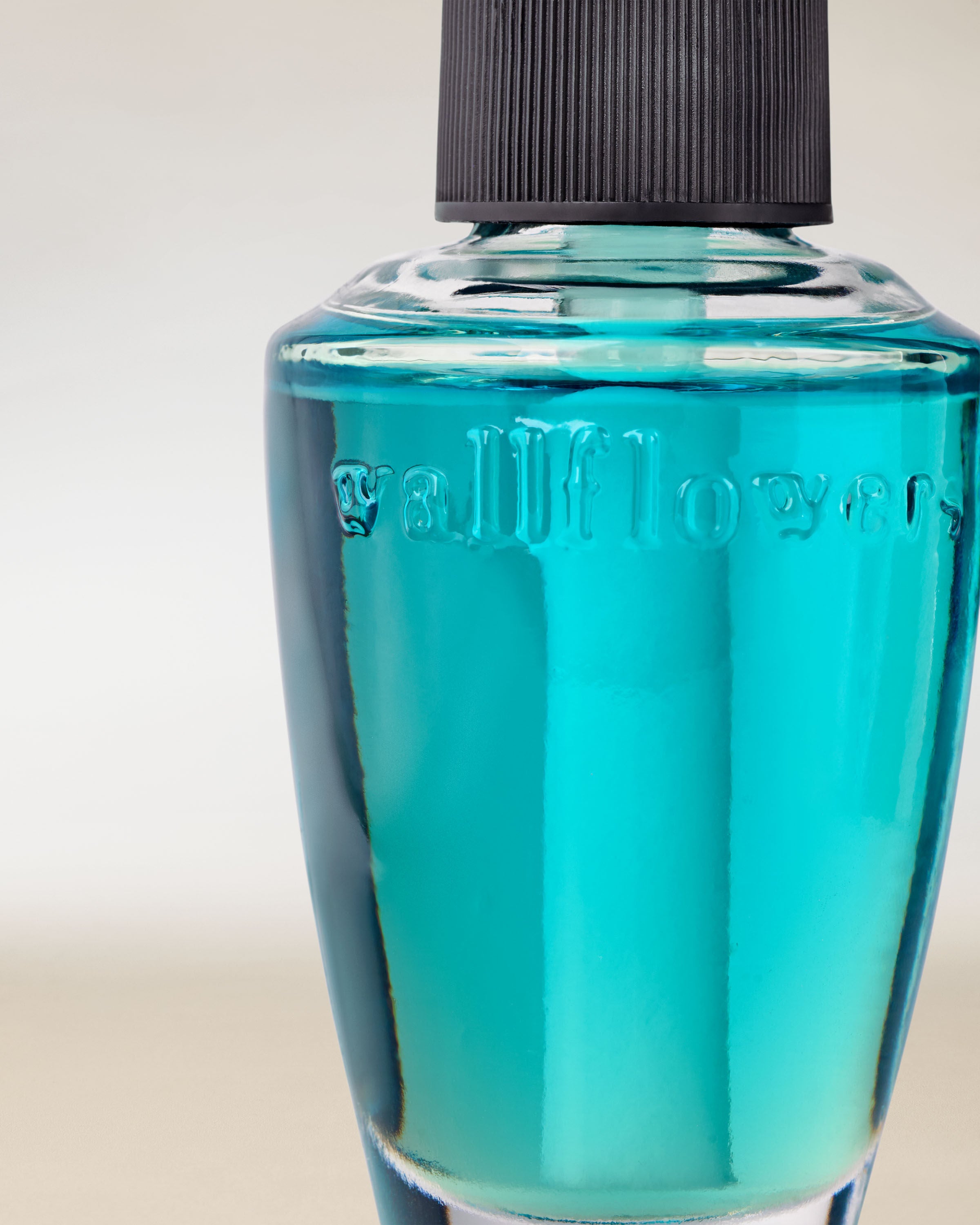 Wallflowers Fragrance Refill White Gardenia 0.8 fl oz / 24 mL - Image 2