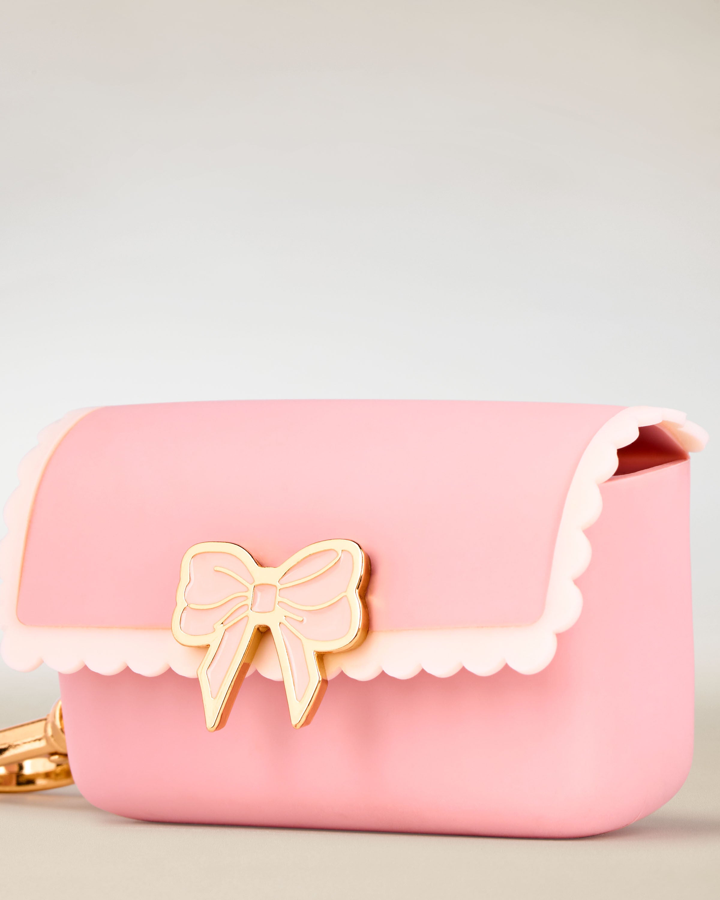 PocketBac Holder Scallop Bow Snap Case - Image 2