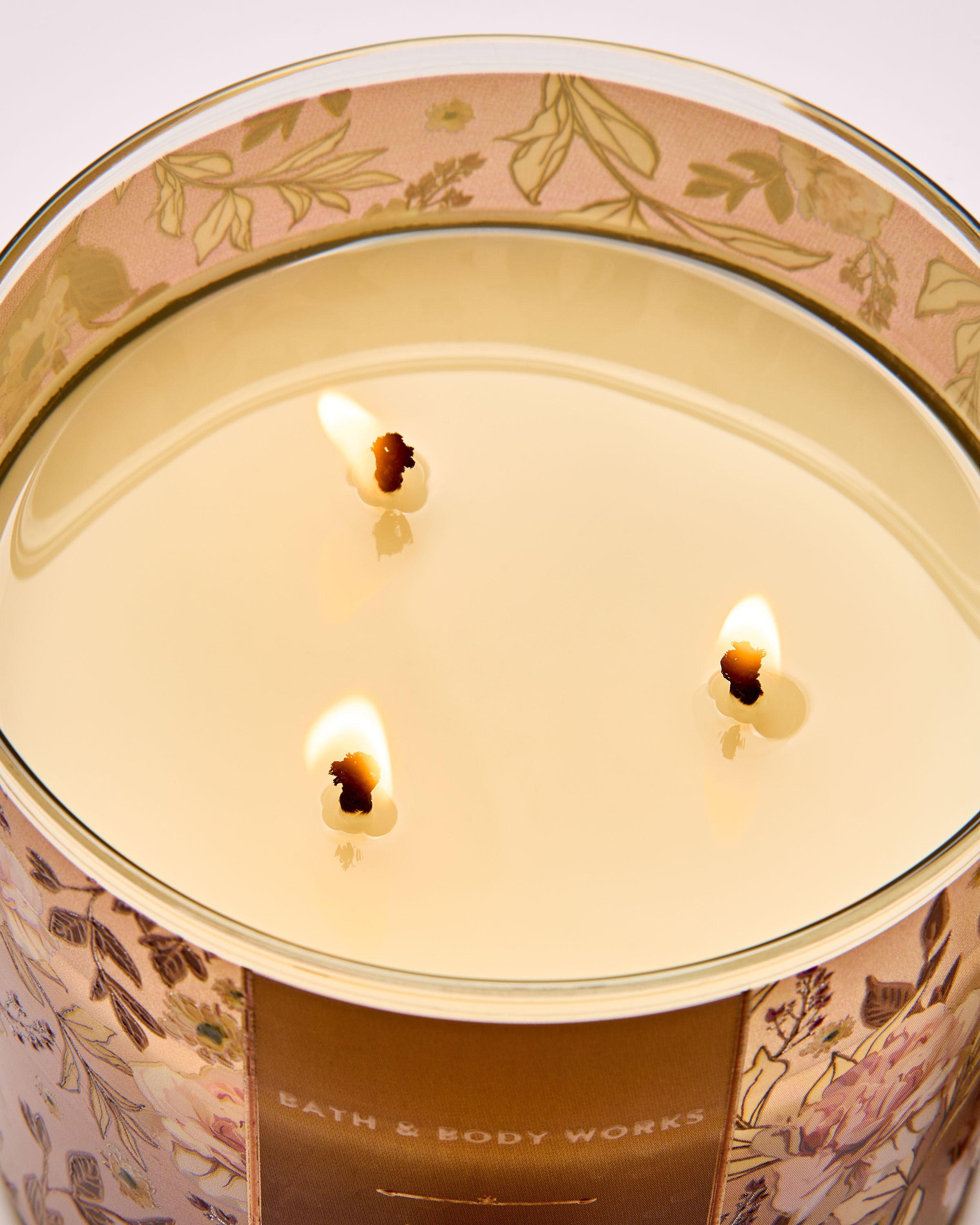 3-Wick Candle Main Street Bakery 14.5 oz / 411 g - Image 5