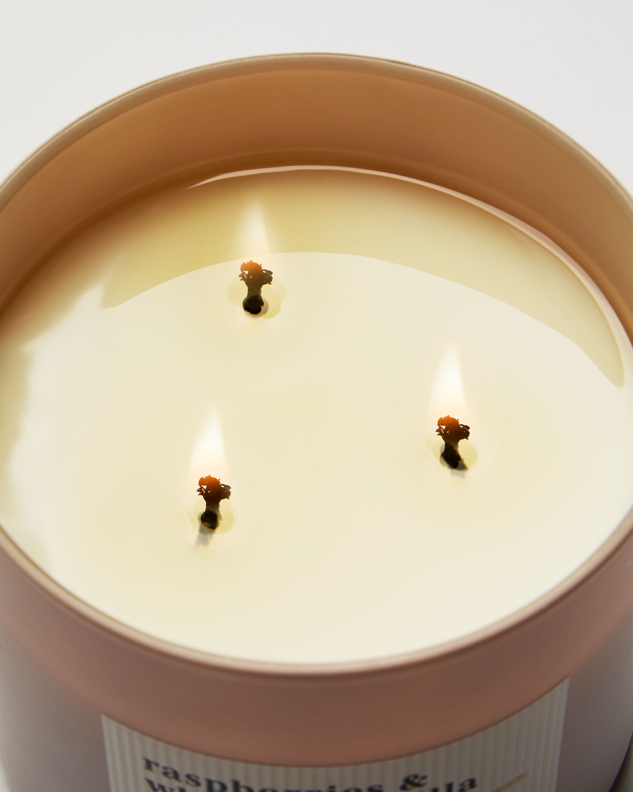 3-Wick Candle Raspberries & Whipped Vanilla 14.5 oz / 411 g - Image 5