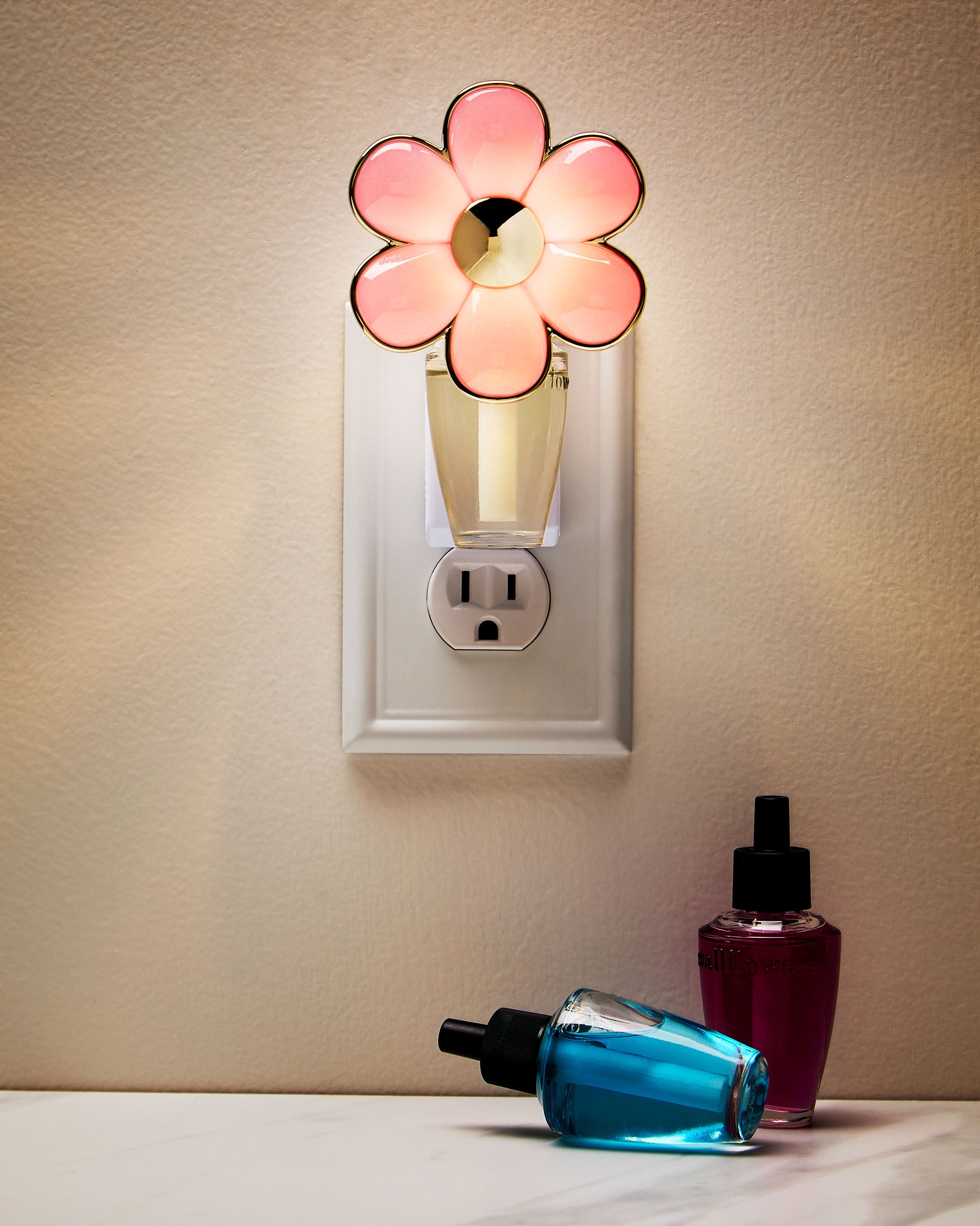 Wallflowers Fragrance Plug Daisy Scent Control™ Nightlight - Image 6