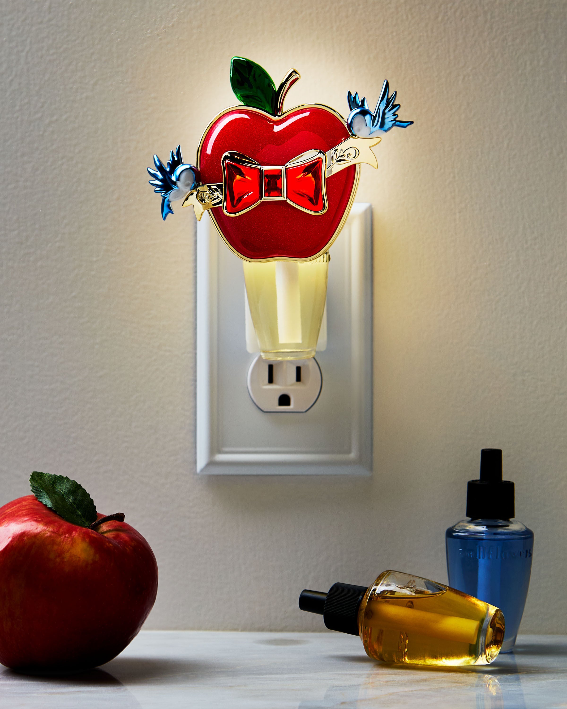 Wallflowers Fragrance Plug Snow White Nightlight - Image 4