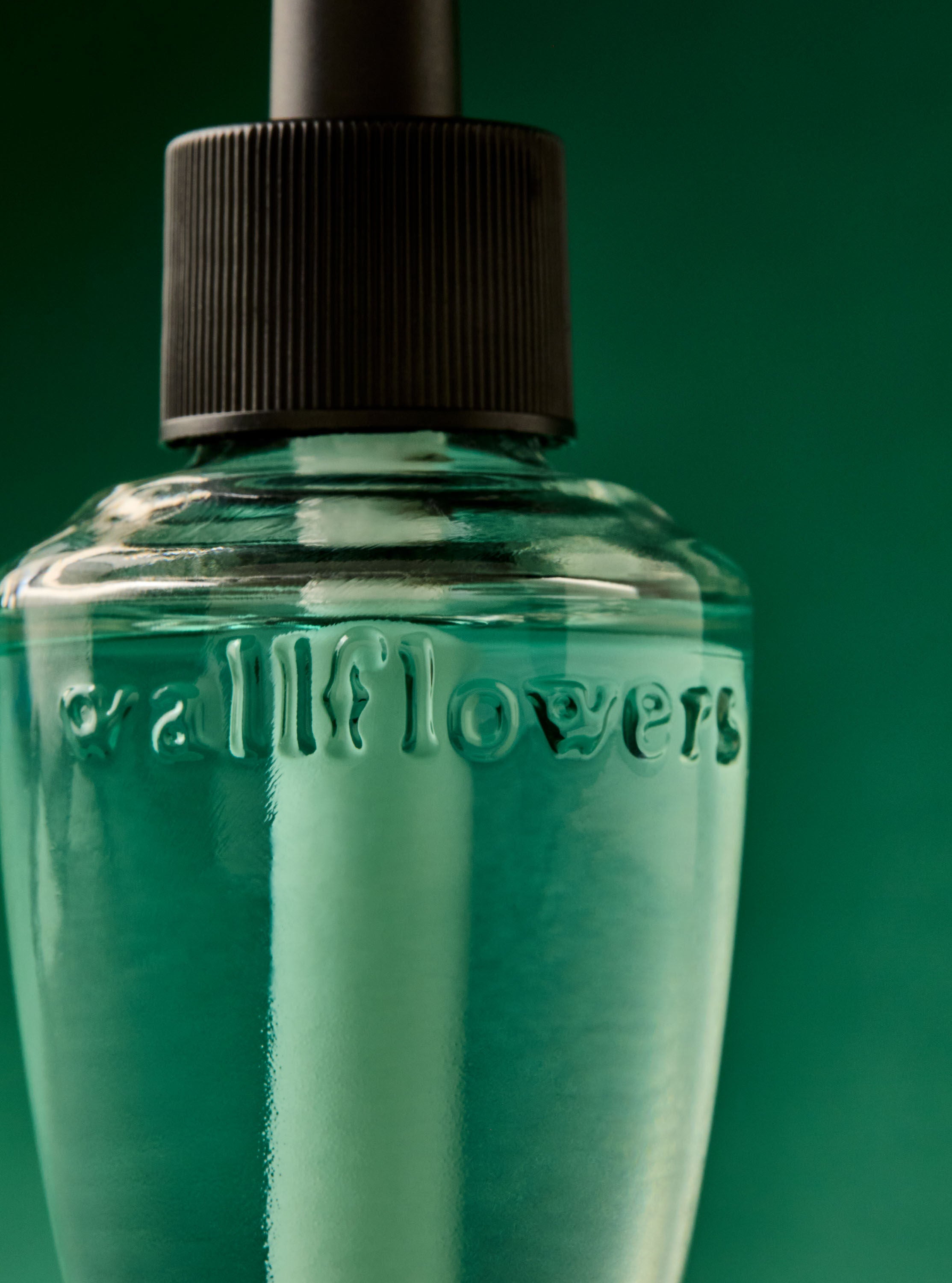 Wallflowers Fragrance Refill Magic In The Air 0.8 fl oz / 24 ml - Image 2