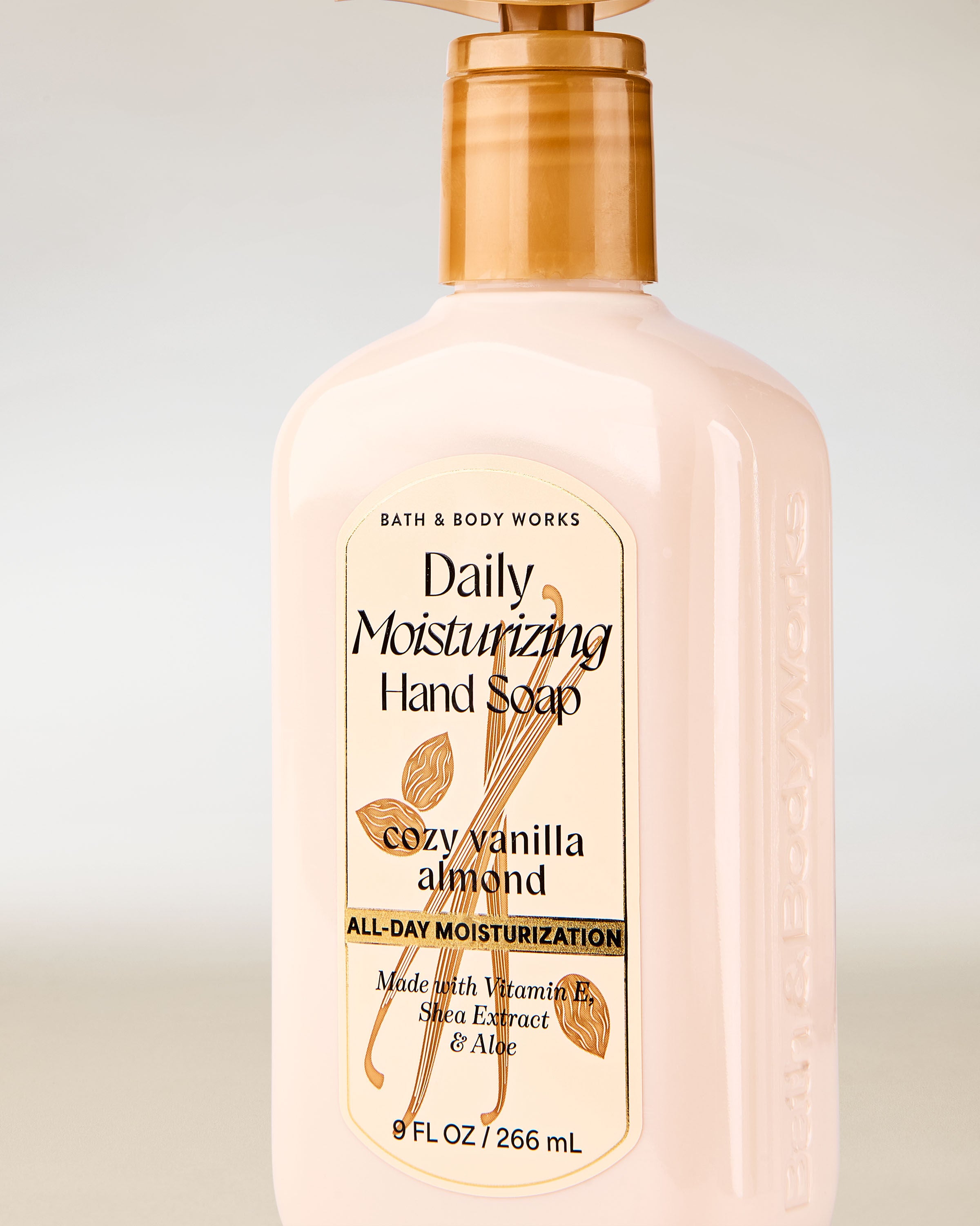 Daily Moisturizing Hand Soap Cozy Vanilla Almond 9.0 fl oz/ 266 ml - Image 2