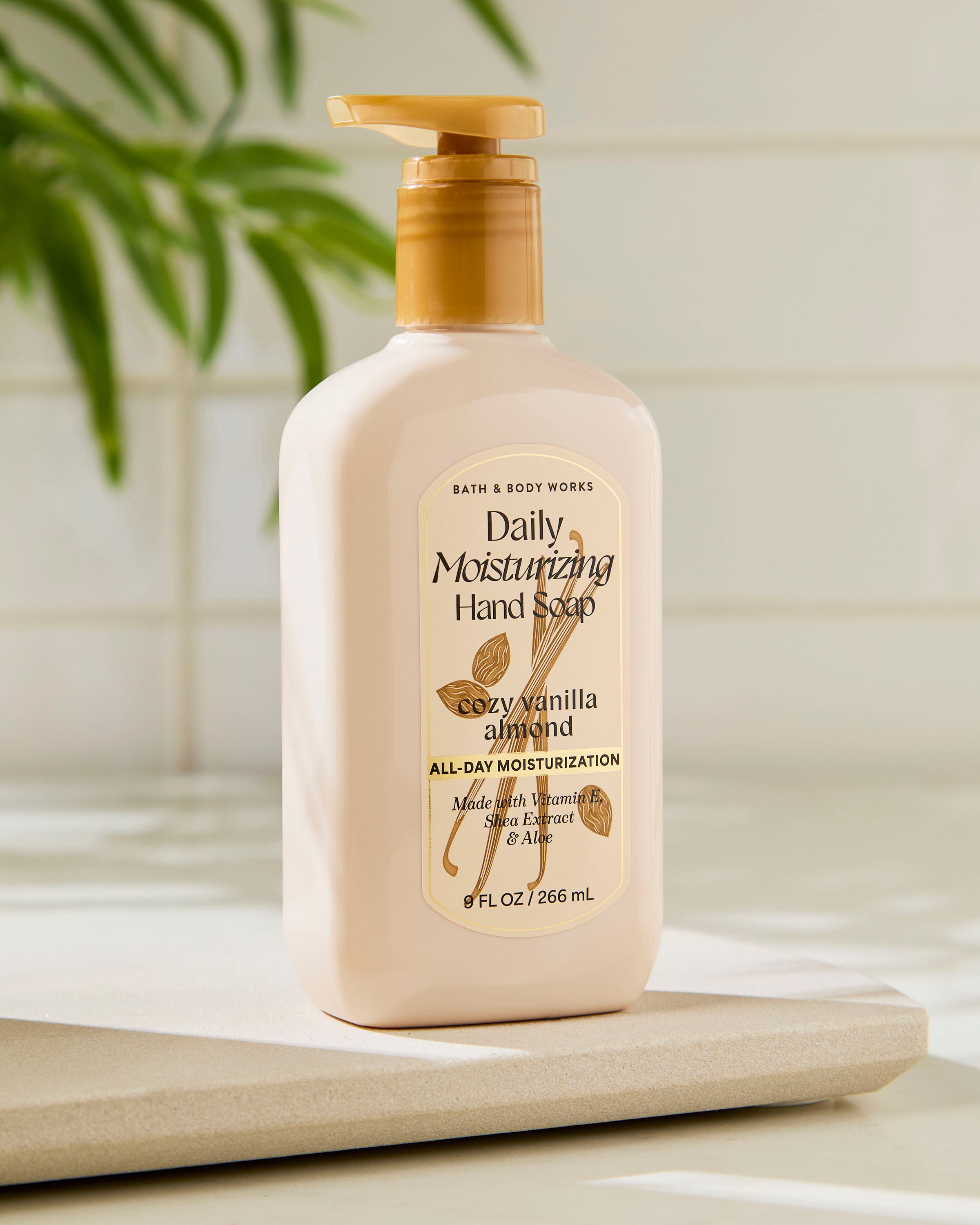 Daily Moisturizing Hand Soap Cozy Vanilla Almond 9.0 fl oz/ 266 ml - Image 7