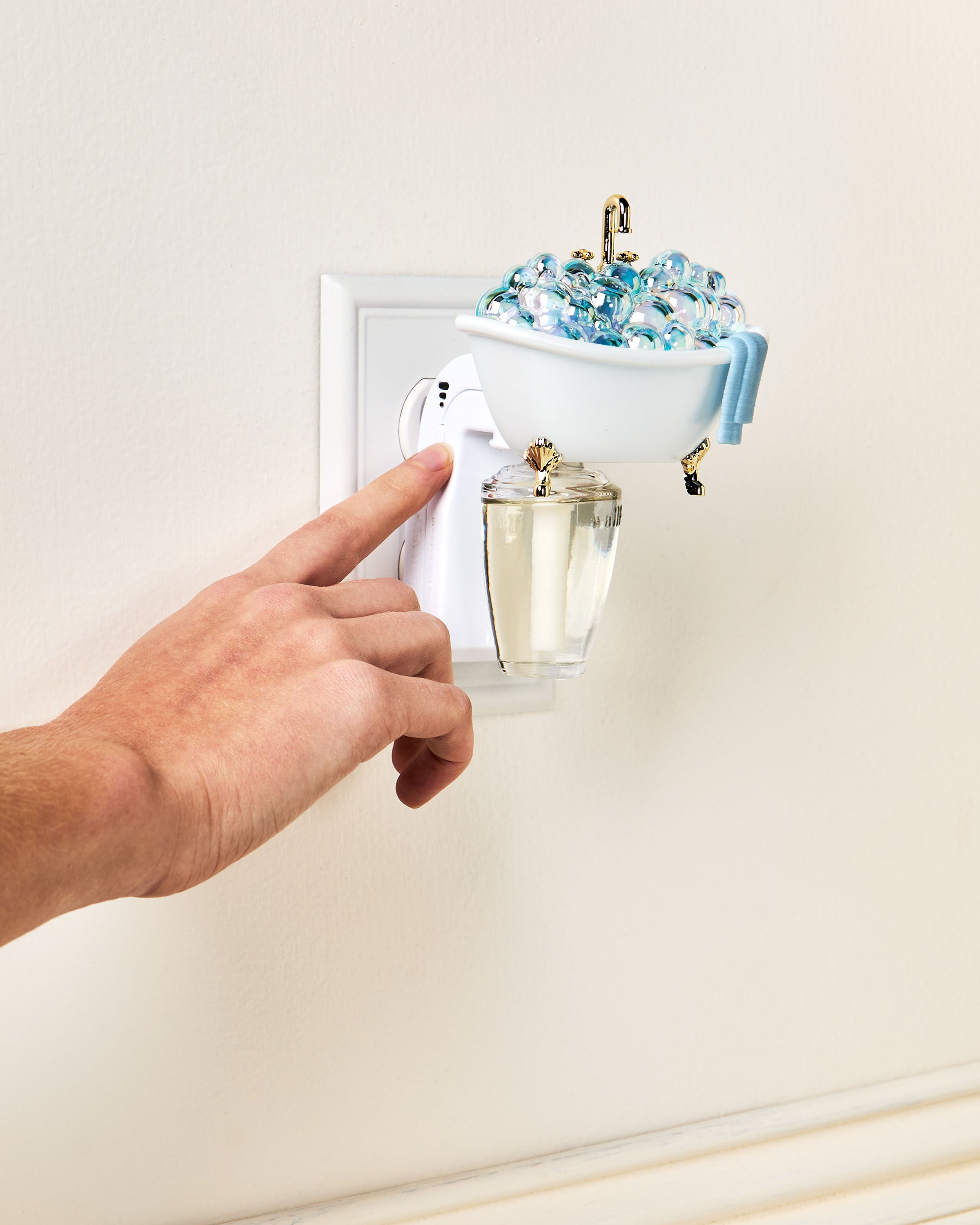 Wallflowers Fragrance Plug Bubble Bath Scent Control™ Nightlight - Image 5