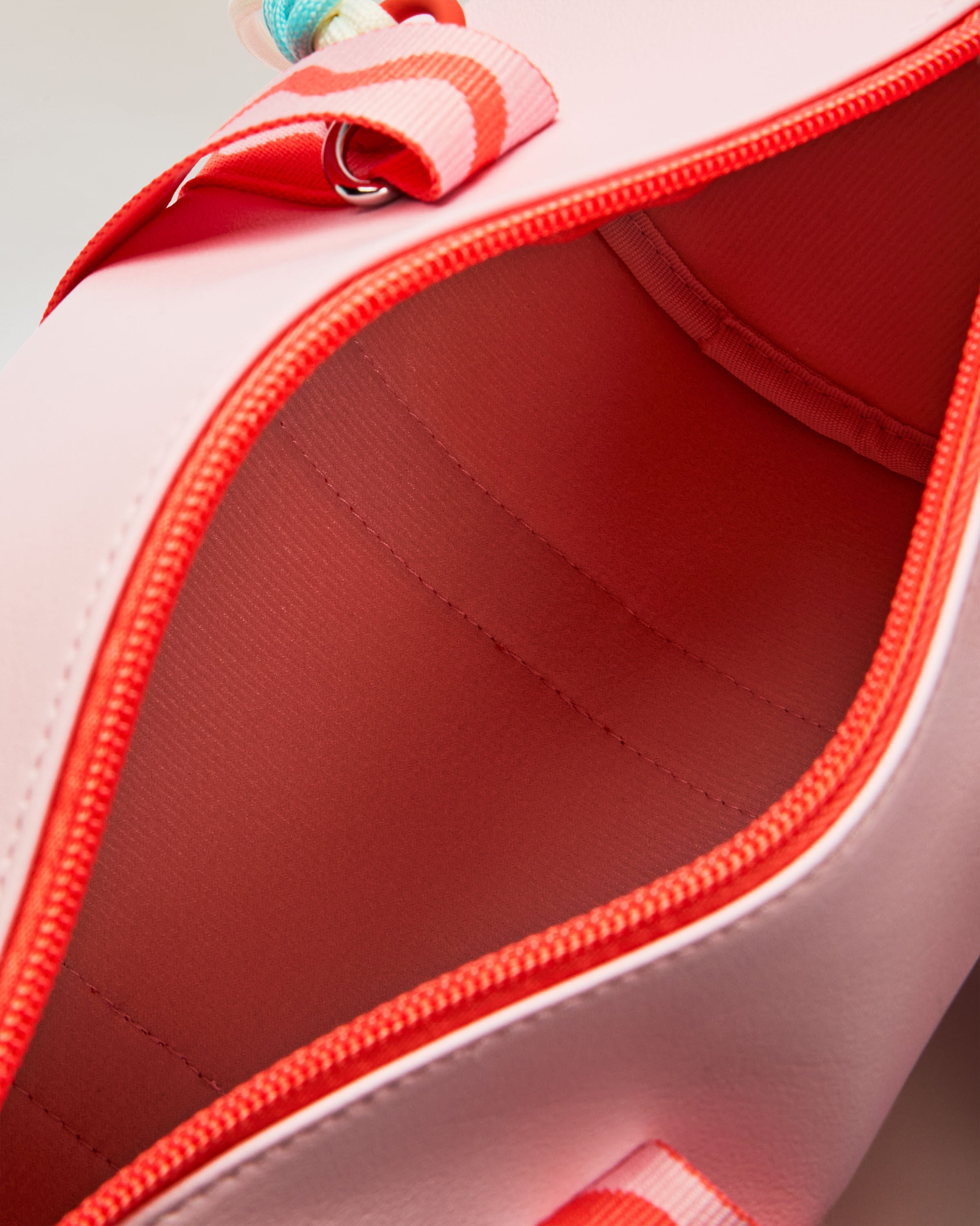 Cosmetic Bag Light Pink - Image 3