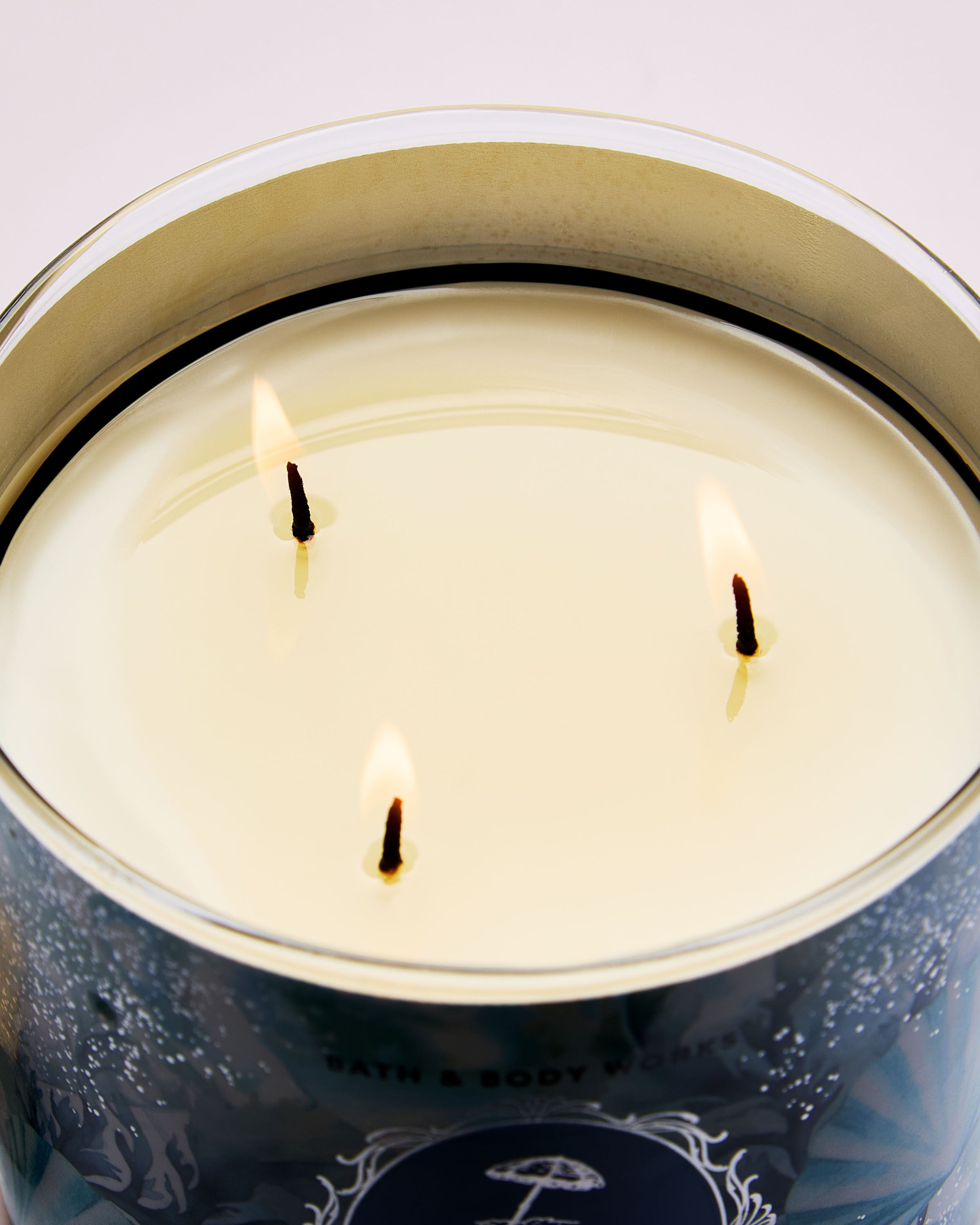 3-Wick Candle Fresh Water & Sea Salt 14.5 oz / 411 g - Image 5