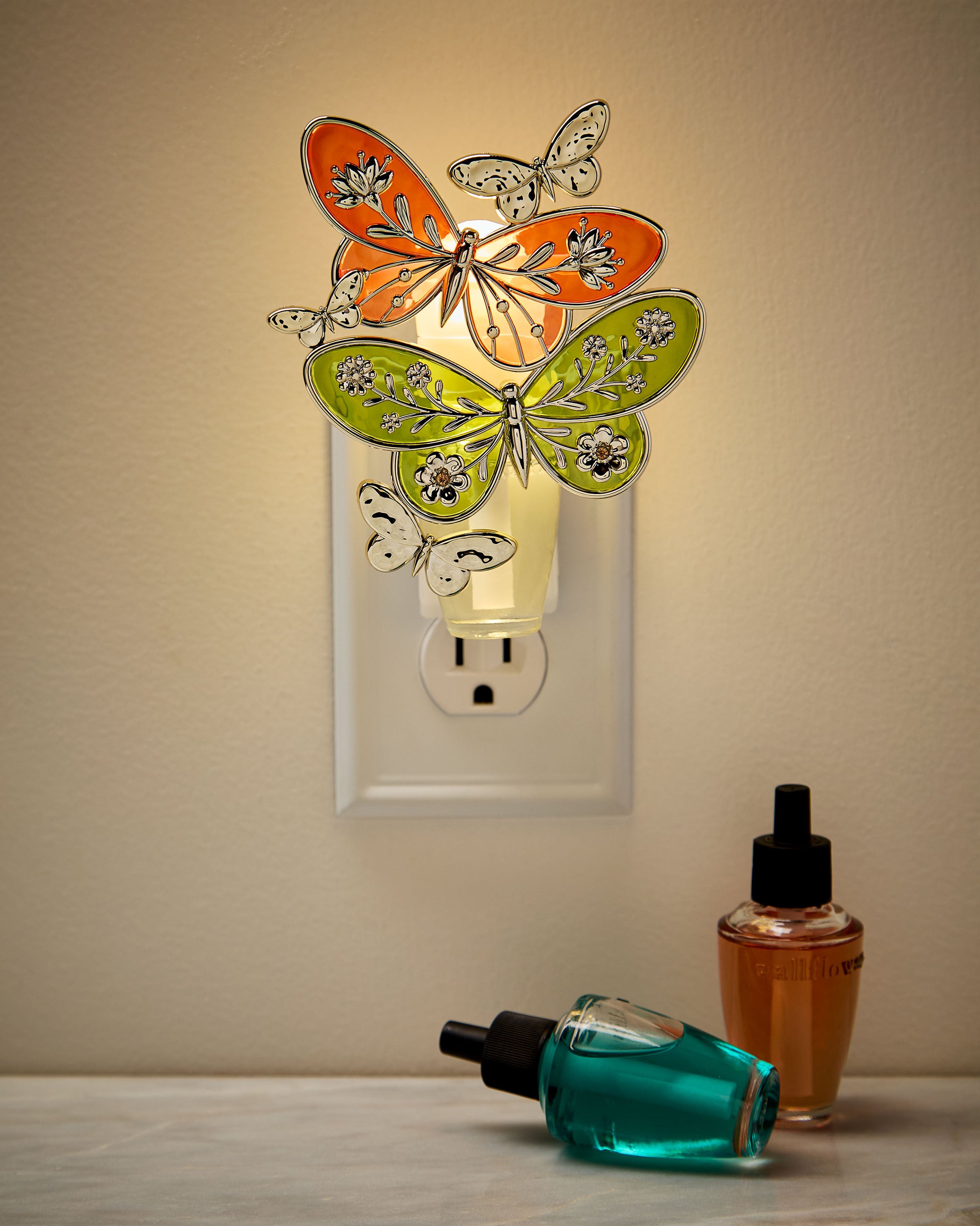 Wallflowers Fragrance Plug Botanical Butterfly Scent Control™ Nightlight - Image 6