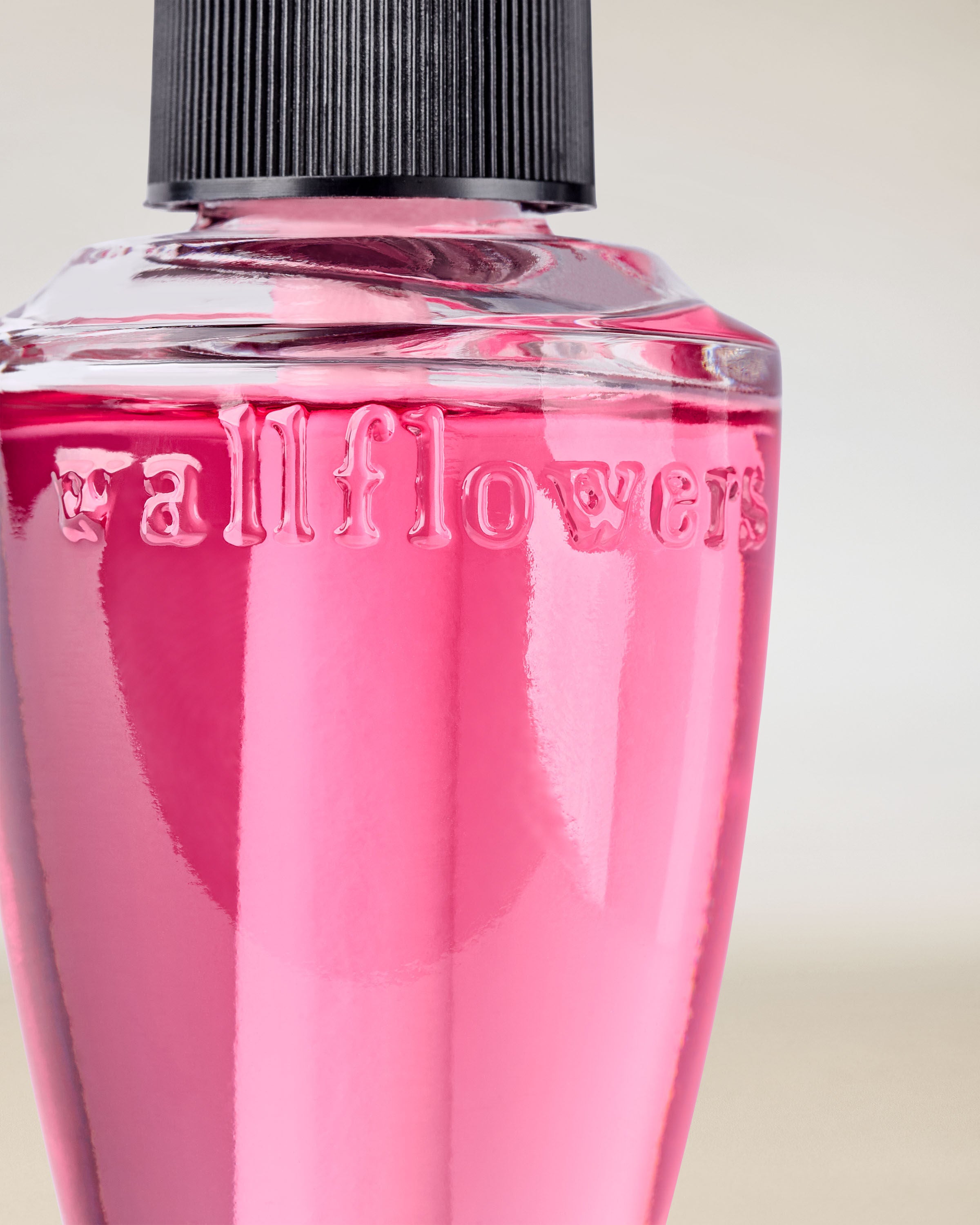 Wallflowers Fragrance Refill Pink Petal Confetti 0.8 fl oz / 24 ml - Image 2