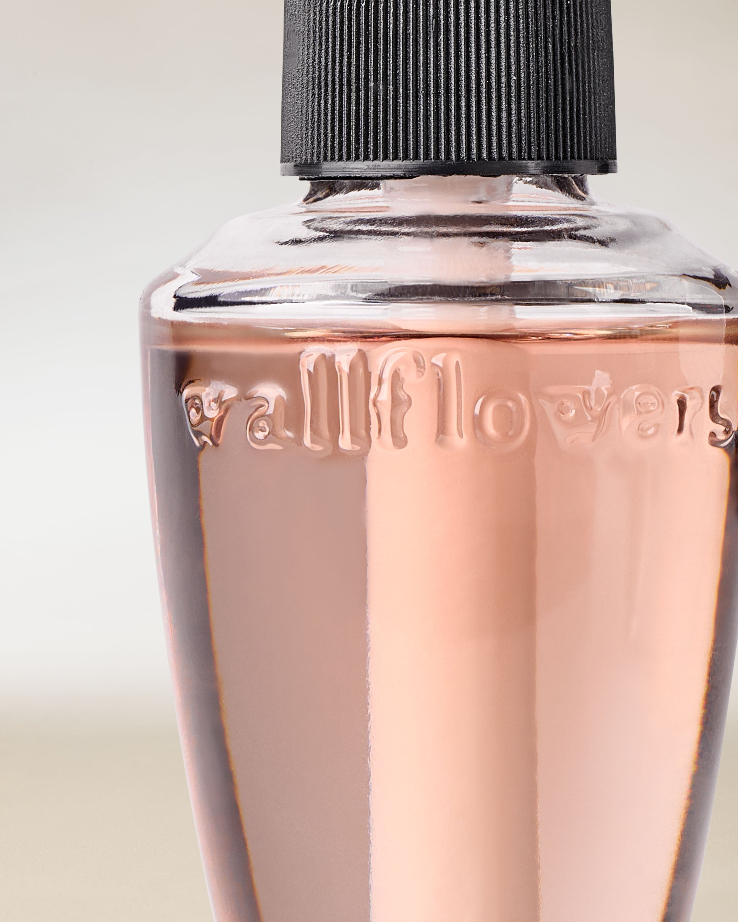 Wallflowers Fragrance Refill Fluffy Almond Marshmallow 0.8 fl oz / 24 ml - Image 2