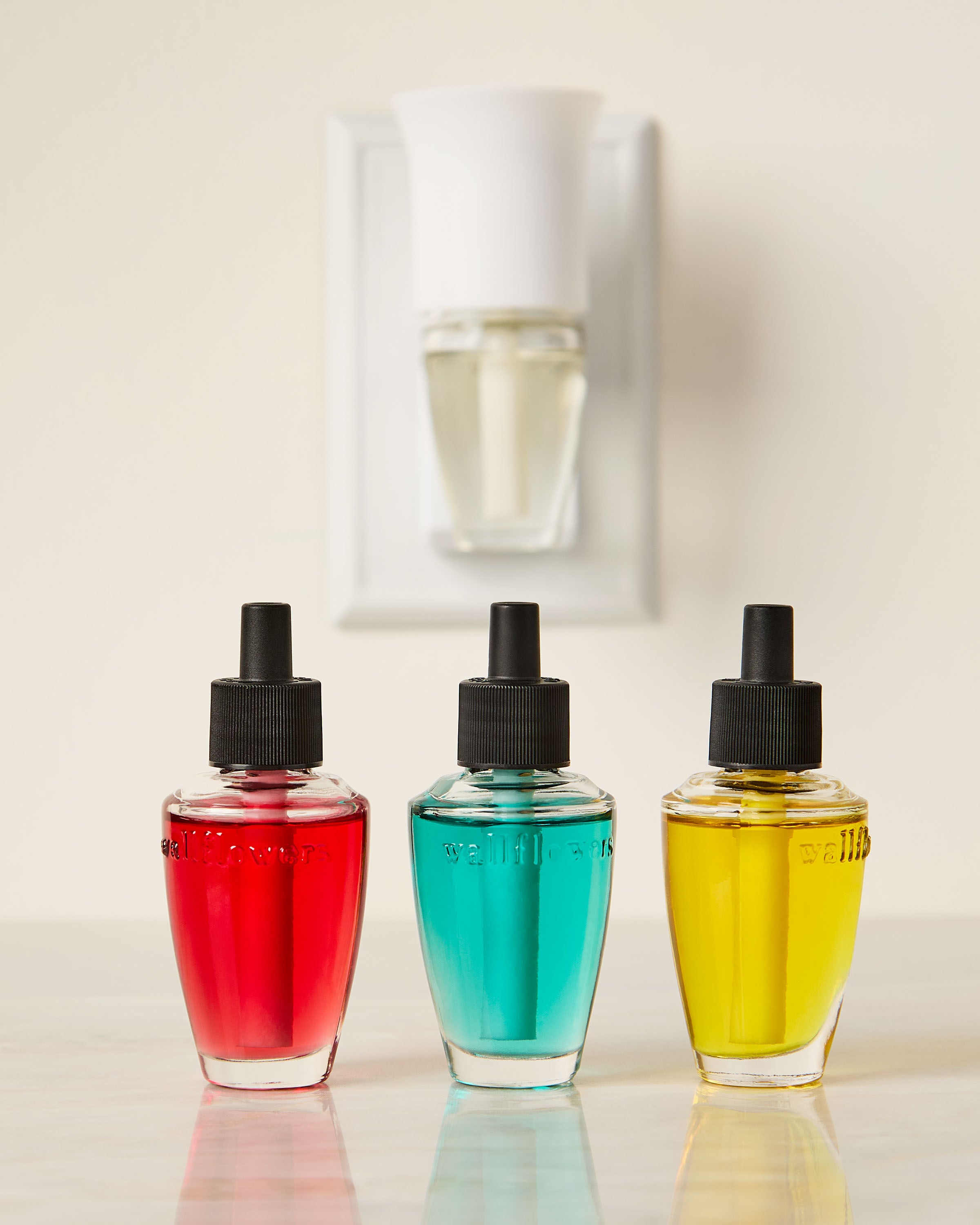 Wallflowers Refills 2-Pack Sweet Kiwi & Starfruit 2 fragrance bulbs 0.8 fl oz / 24 ml per bulb total net 1.6 fl oz / 48 ml - Image 5