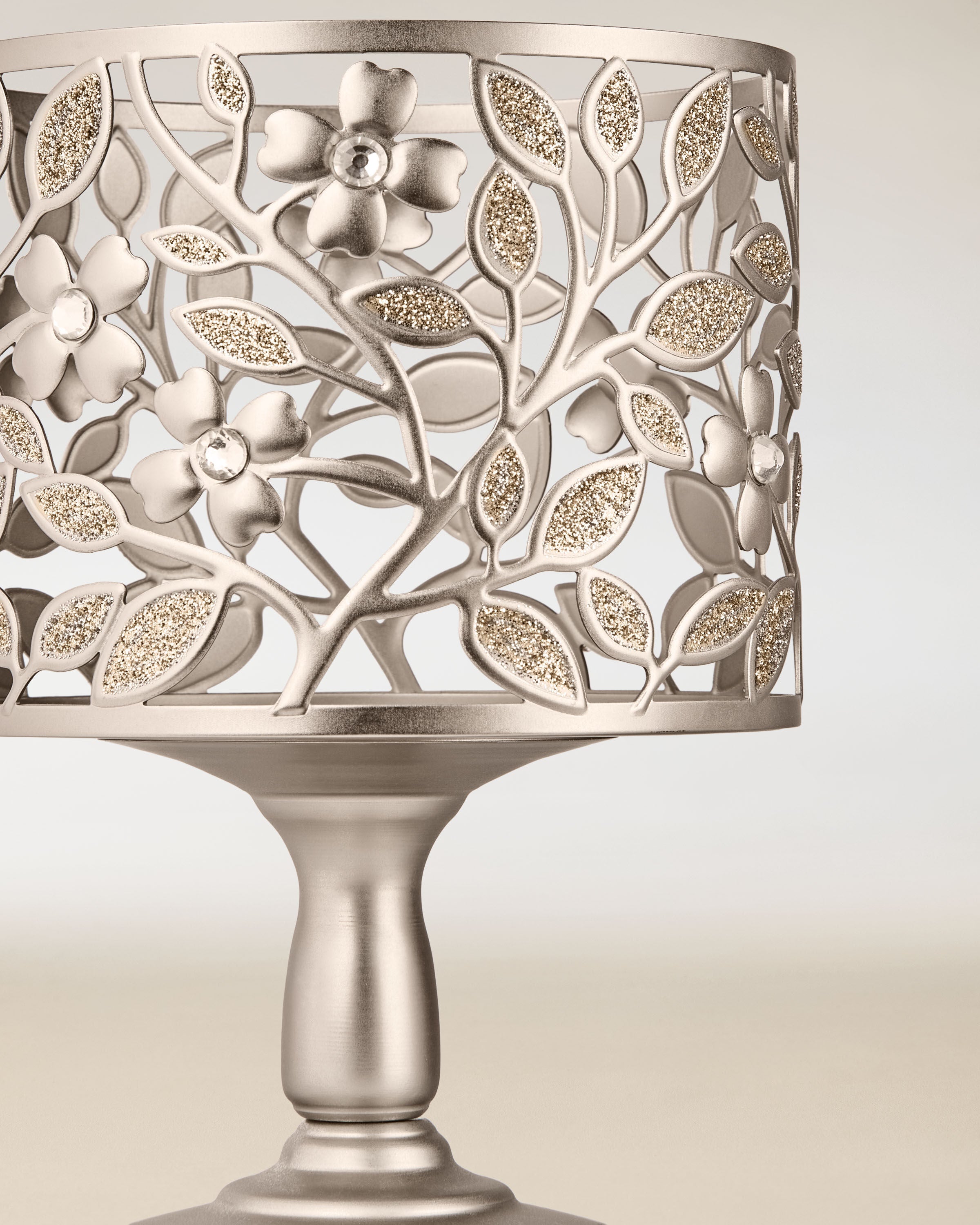3-Wick Candle Holder Dogwood Pedestal - Image 3