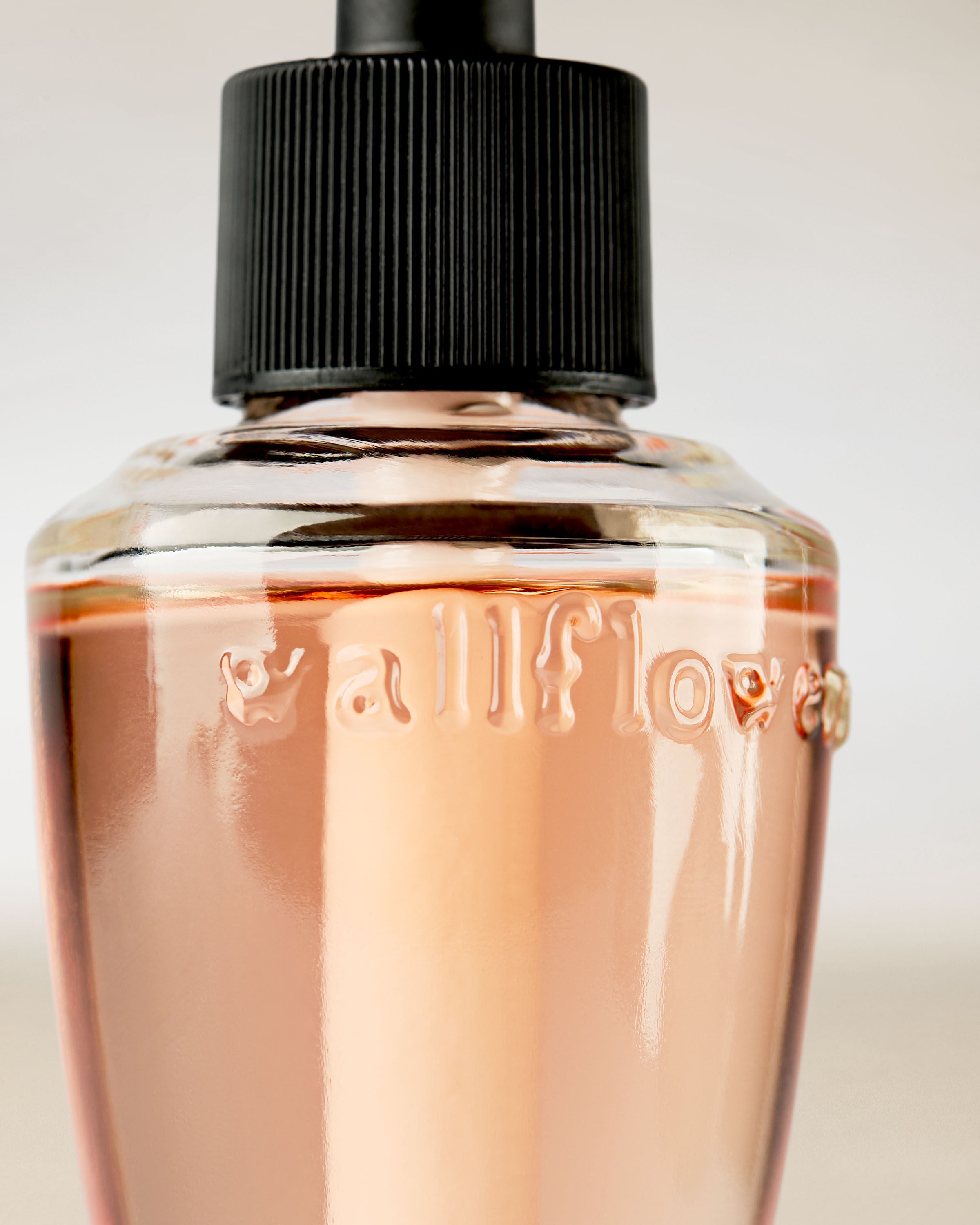 Wallflowers Fragrance Refill Pink Citrus Spritz 0.8 fl oz / 24 ml - Image 2